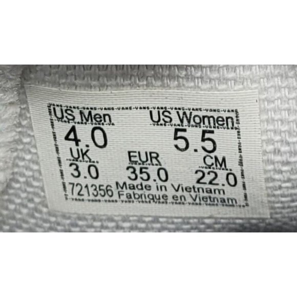 Athletic_Shoes